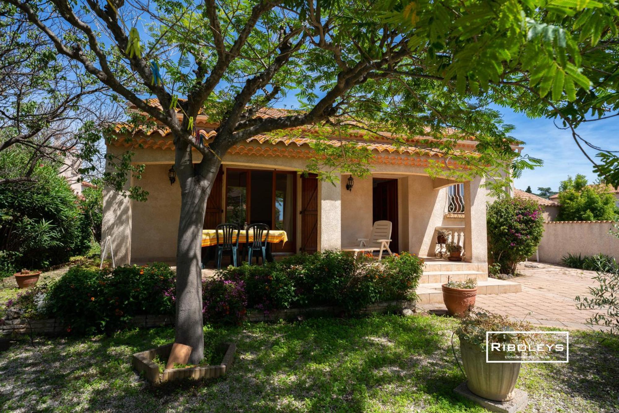 Holiday home Maison Climatisee Avec Grand Jardin Ombrage *